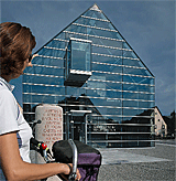 Ennetach vor dem Rmermuseum
